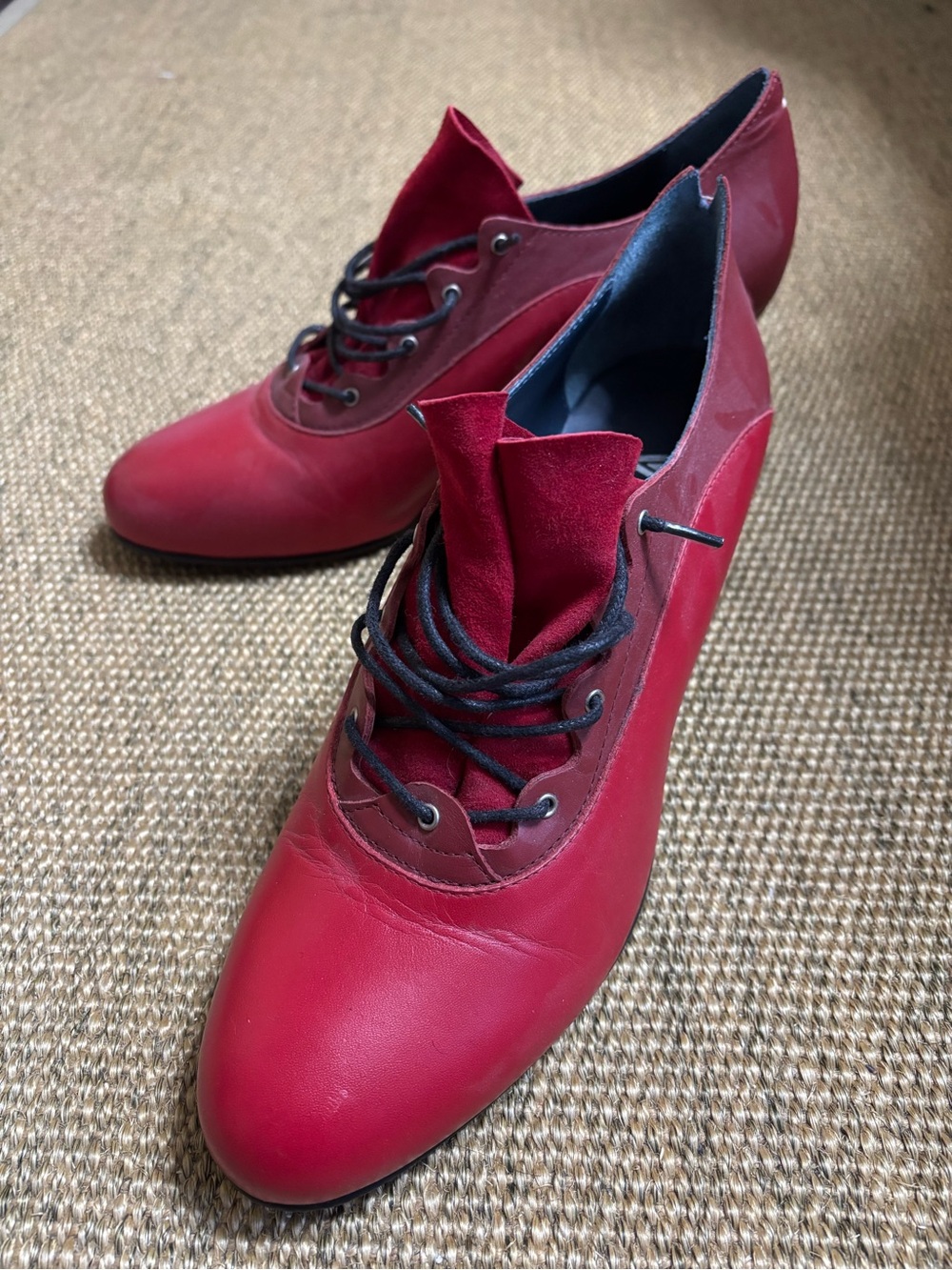 Vladi Venice Red Lace-Up Leather Ankle Shoes